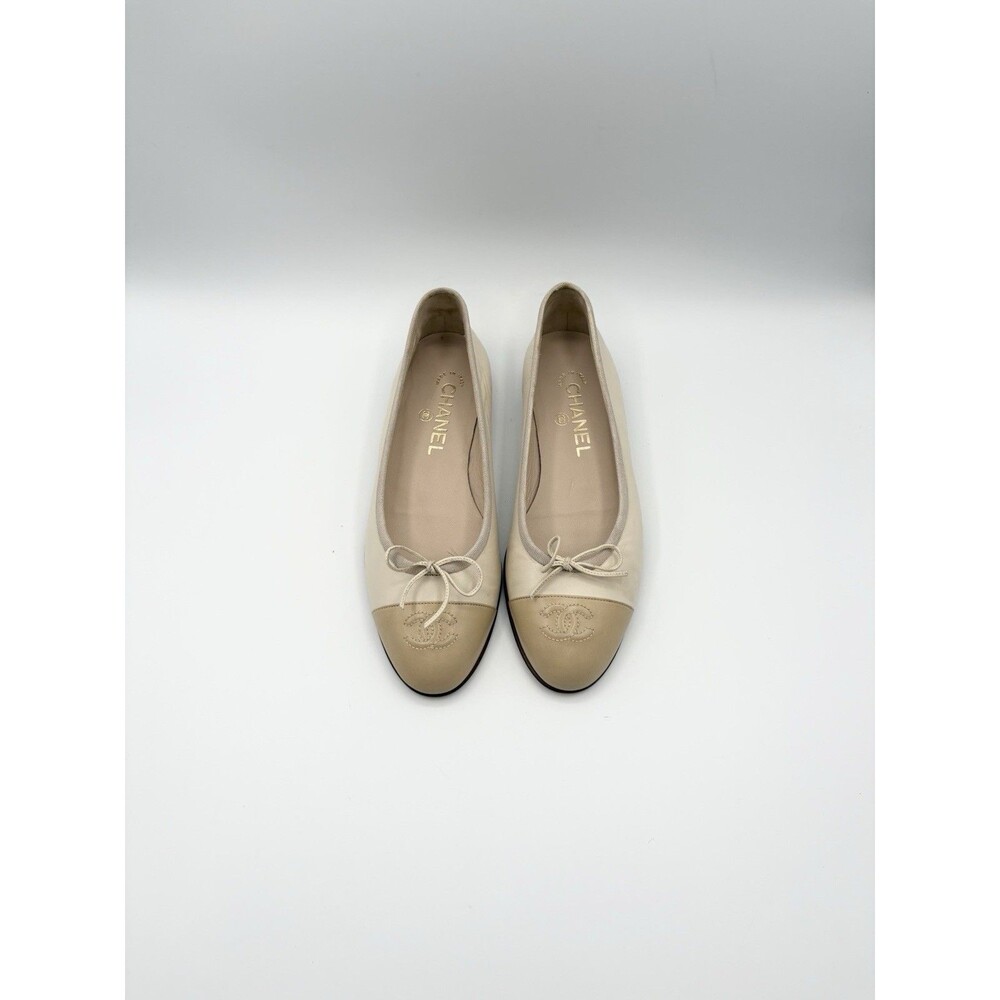 Chanel White and Beige Cap Toe Ballet Flats Bow Accent Size EU 37.5
